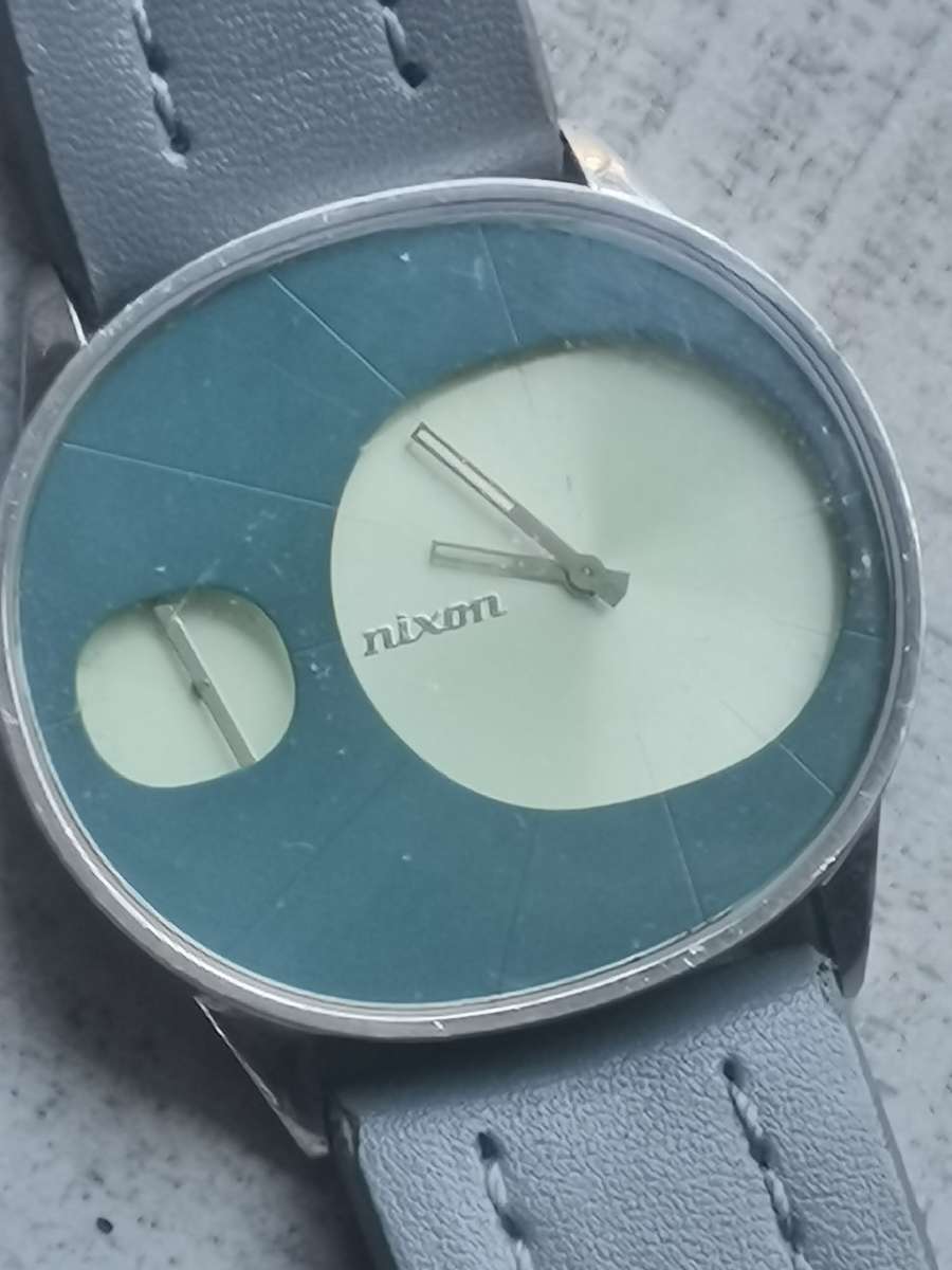 MENS NIXON STAR STRUCK WATCH IN EXCELLENT WORKING CONDITION
