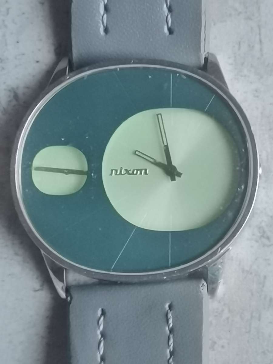 MENS NIXON STAR STRUCK WATCH IN EXCELLENT WORKING CONDITION