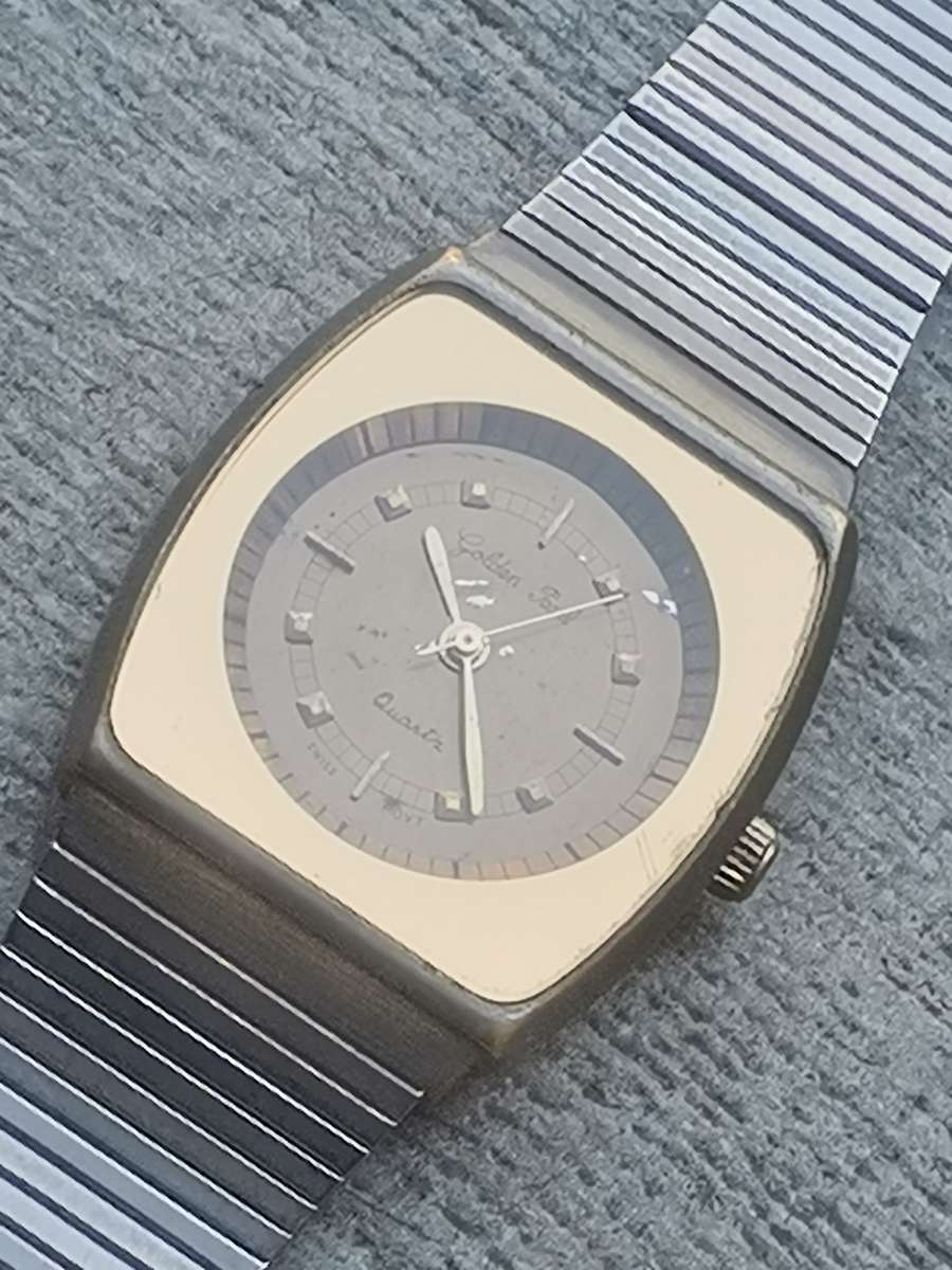 MENS VINTAGE GOLDEN PEARL QUARTZ WATCH IN EXCELLENT WORKING CONDITION