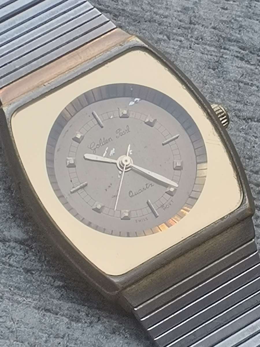 MENS VINTAGE GOLDEN PEARL QUARTZ WATCH IN EXCELLENT WORKING CONDITION