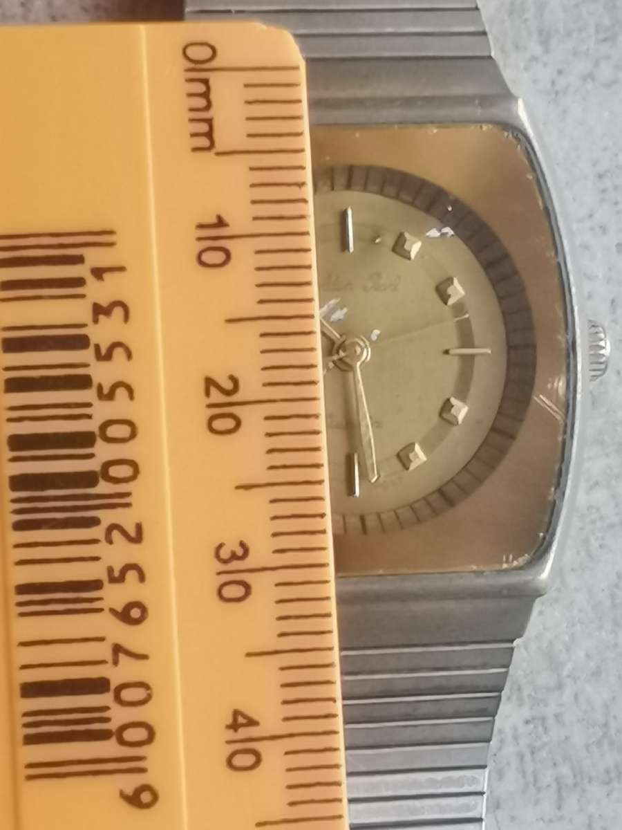 MENS VINTAGE GOLDEN PEARL QUARTZ WATCH IN EXCELLENT WORKING CONDITION