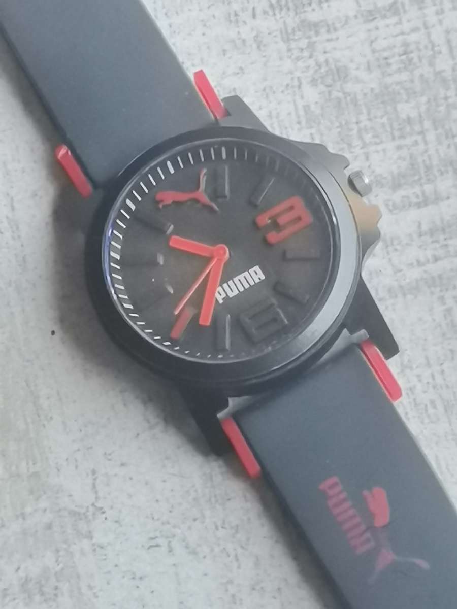 MENS WATCHES BOTH IN EXCELLENT WORKING CONDITION - BIDDING FOR BOTH