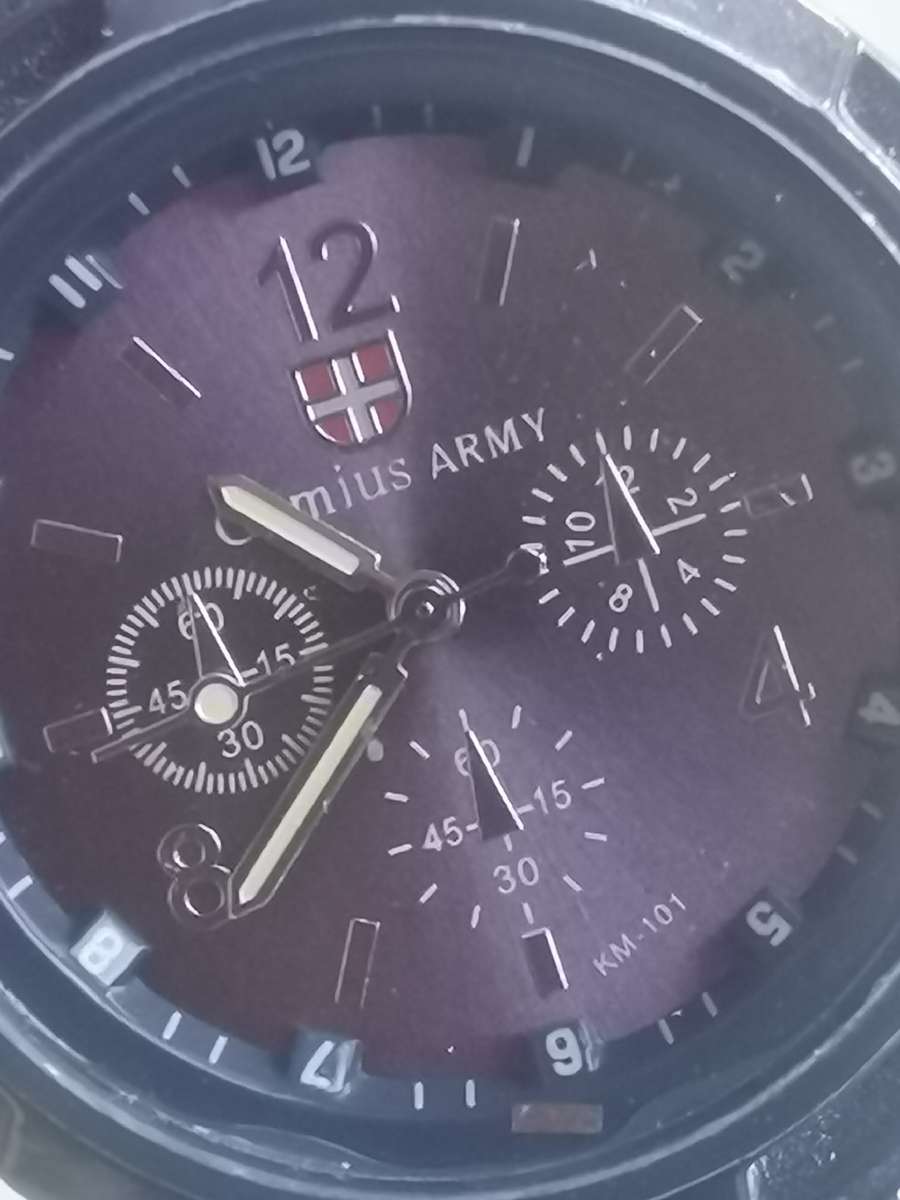 MENS WATCHES BOTH IN EXCELLENT WORKING CONDITION - BIDDING FOR BOTH