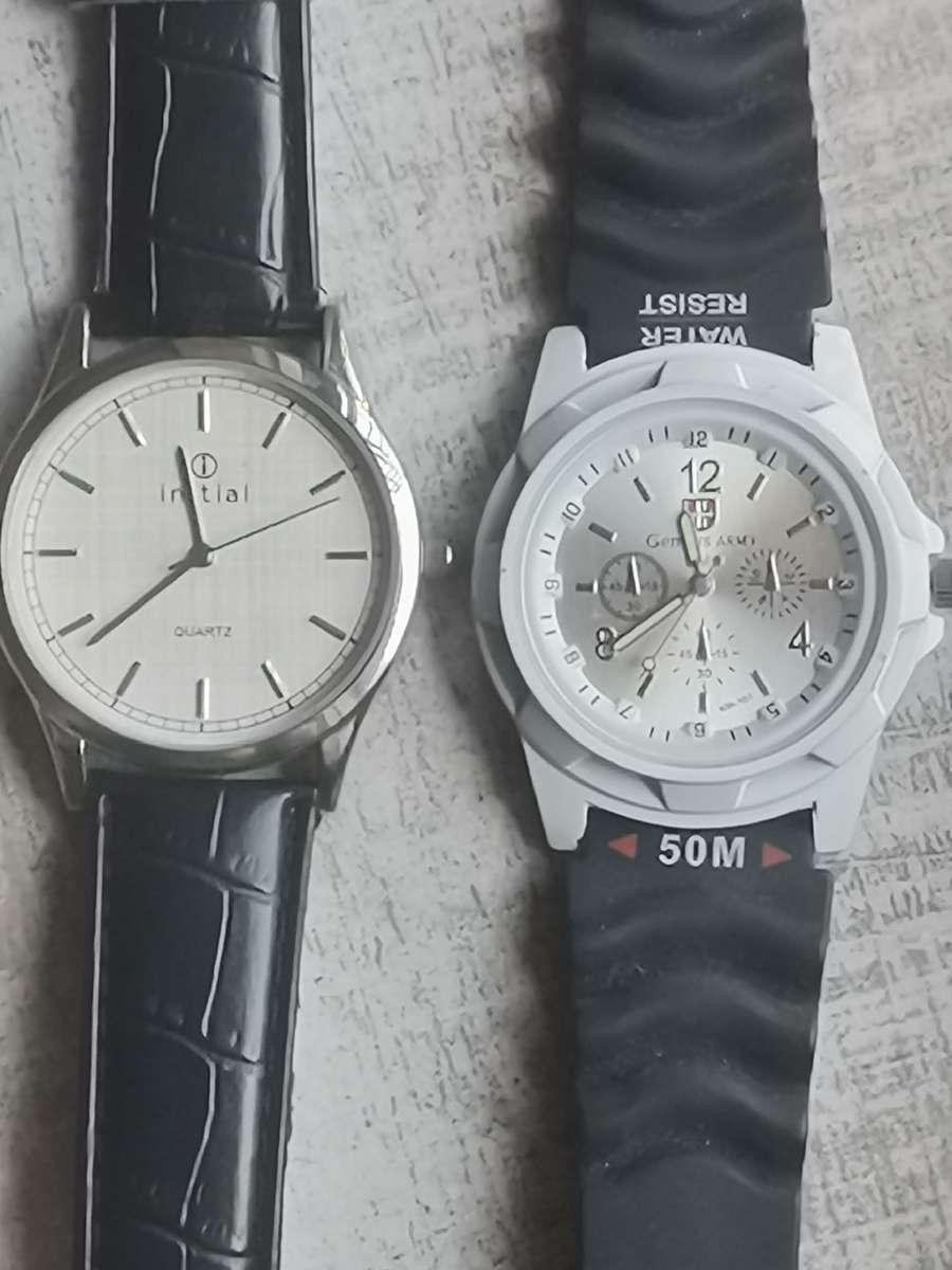 MENS INITIAL AND GEMIUS ARMY WATCH BOTH IN EXCELLENT WORKING CONDITION - BIDDING FOR BOTH