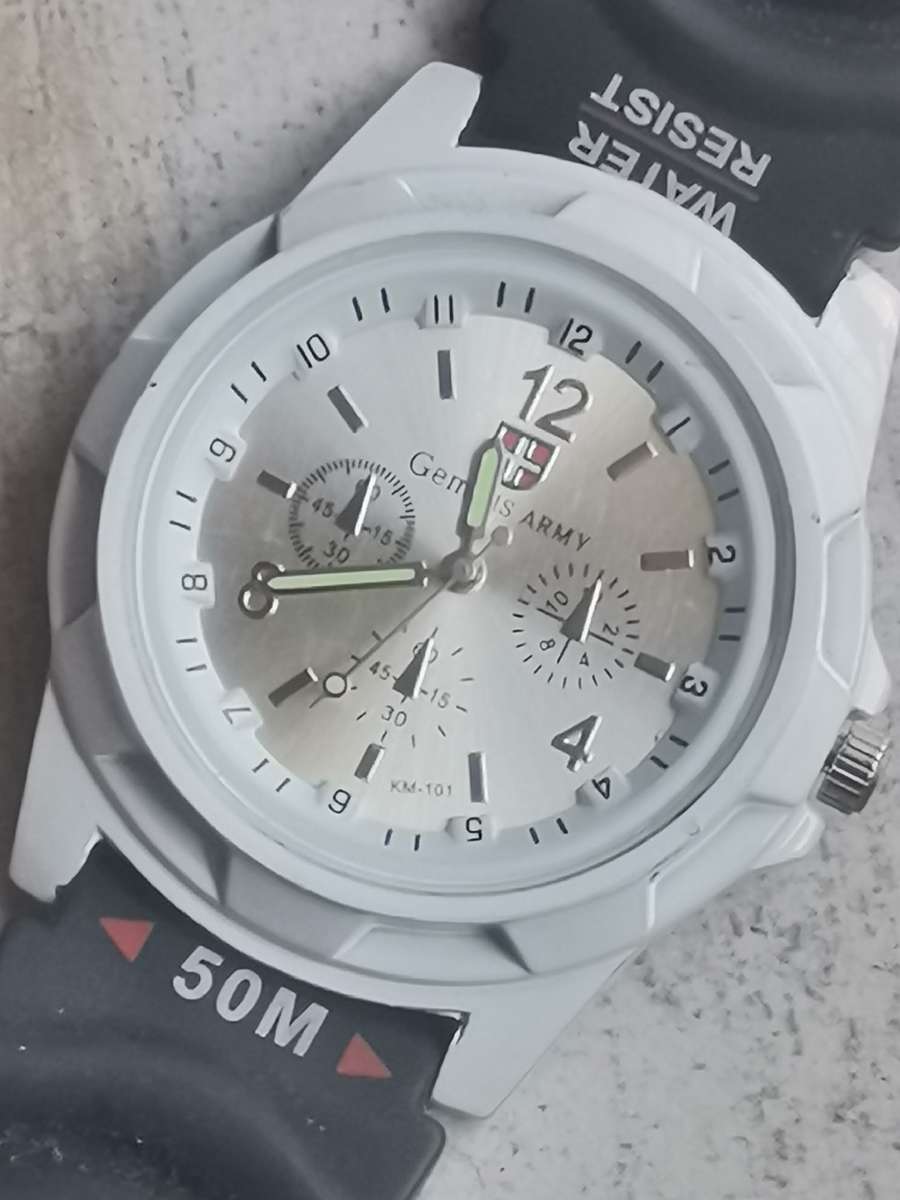 MENS INITIAL AND GEMIUS ARMY WATCH BOTH IN EXCELLENT WORKING CONDITION - BIDDING FOR BOTH