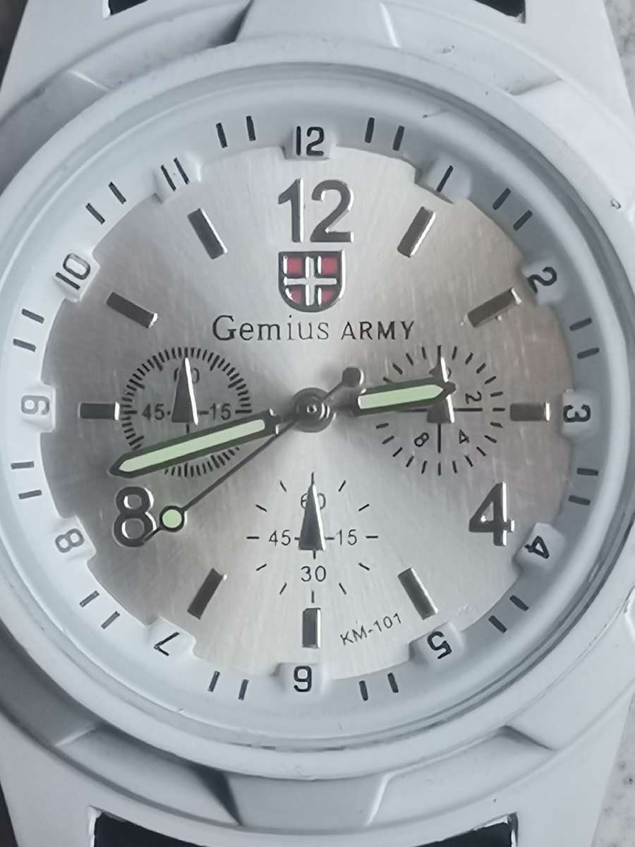 MENS INITIAL AND GEMIUS ARMY WATCH BOTH IN EXCELLENT WORKING CONDITION - BIDDING FOR BOTH