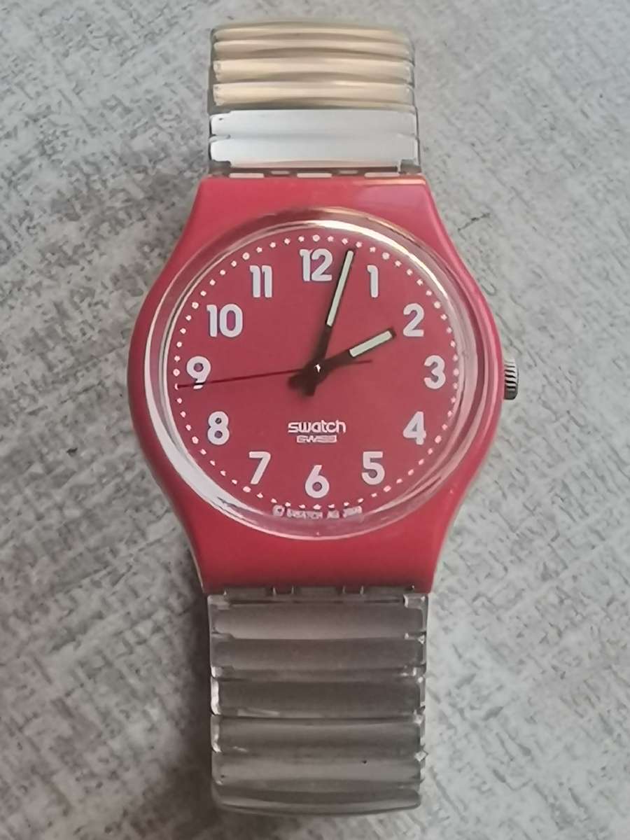 MENS RED SWATCH AG-2009 SWISS MADE WATCH IN EXCELLENT WORKING CONDITION