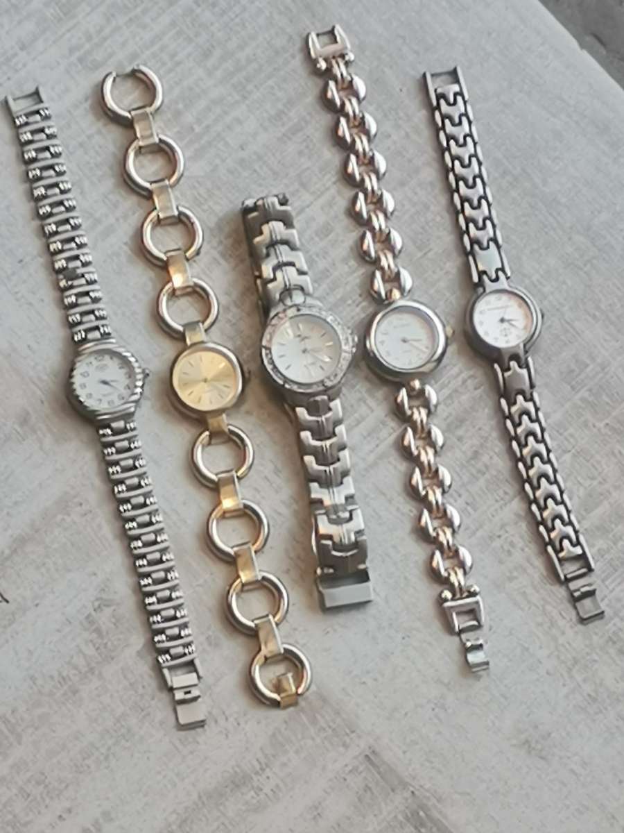 LADIES WATCH COLLECTION ALL IN EXCELLENT WORKING CONDITION - BIDDING FOR ALL 5 WATCHES
