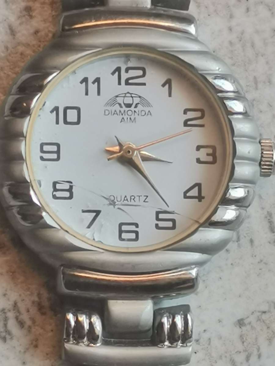 LADIES WATCH COLLECTION ALL IN EXCELLENT WORKING CONDITION - BIDDING FOR ALL 5 WATCHES