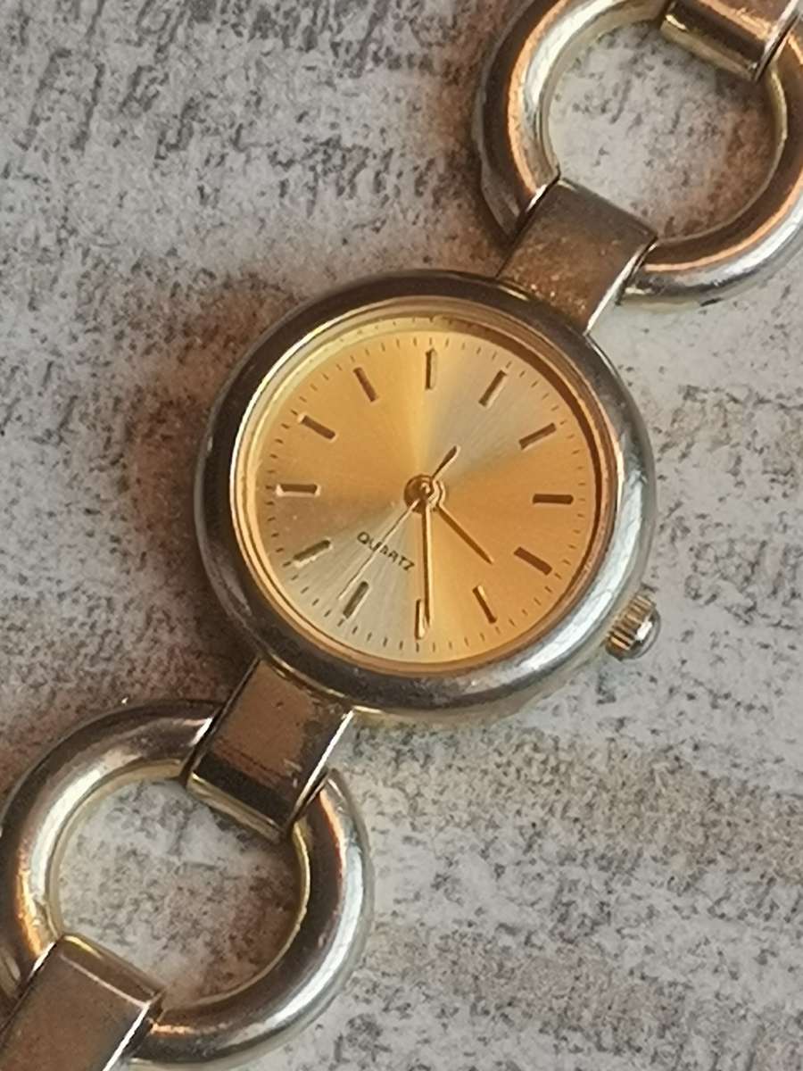 LADIES WATCH COLLECTION ALL IN EXCELLENT WORKING CONDITION - BIDDING FOR ALL 5 WATCHES