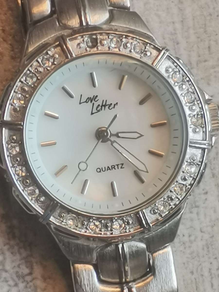 LADIES WATCH COLLECTION ALL IN EXCELLENT WORKING CONDITION - BIDDING FOR ALL 5 WATCHES