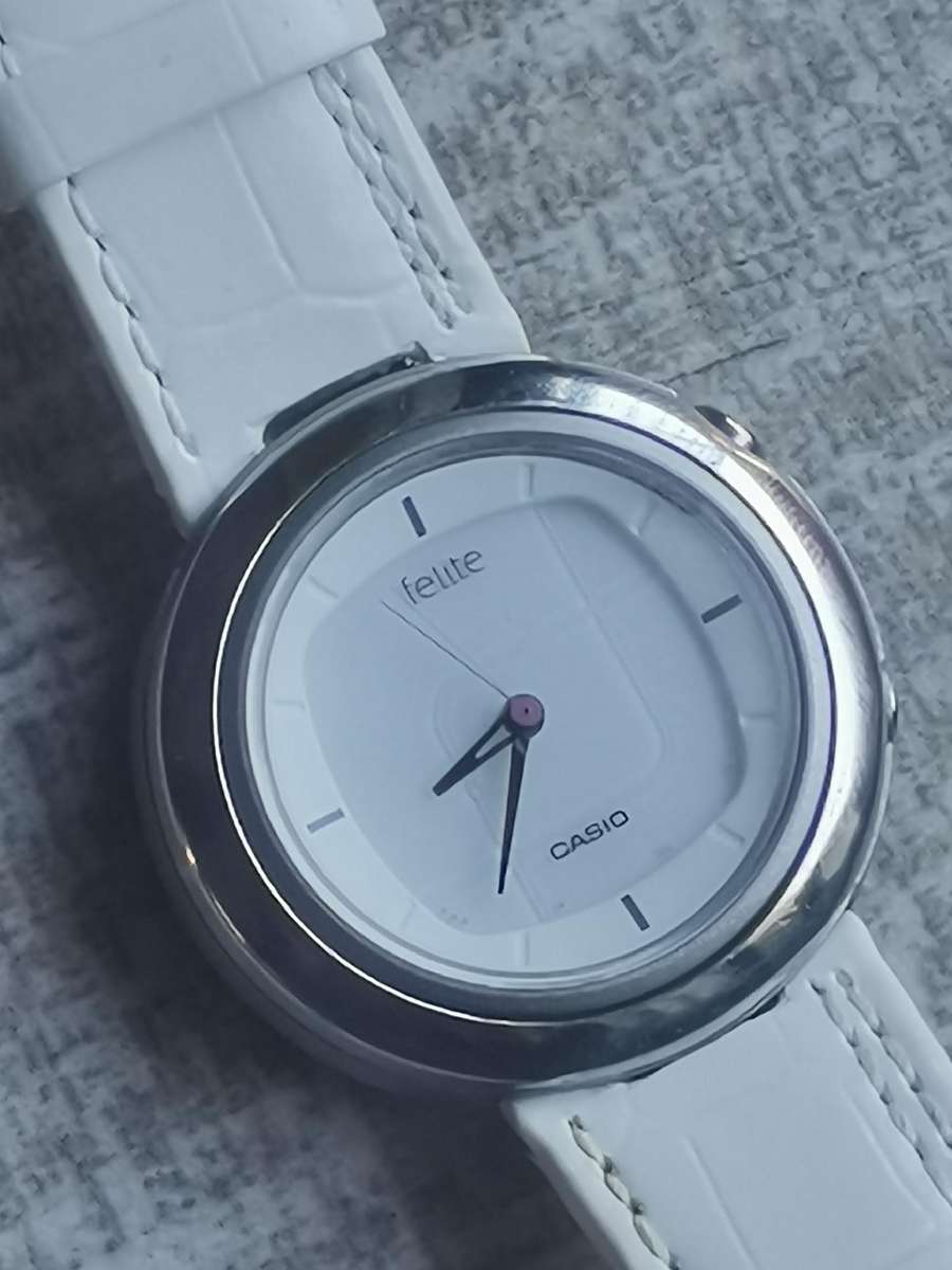 LADIES CASIO FELITE WATCH IN EXCELLENT WORKING CONDITION