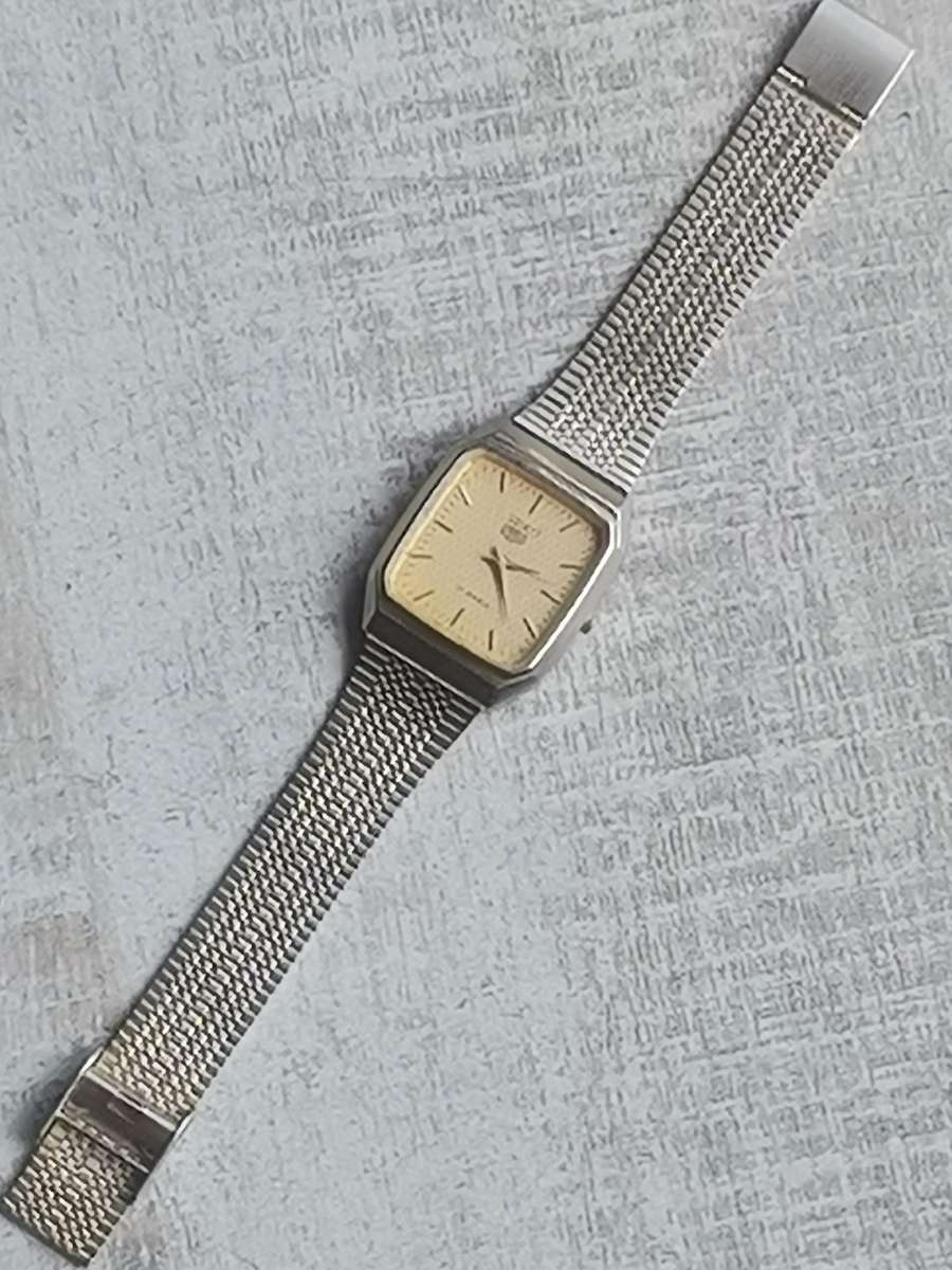 VINTAGE SEIKO MENS WATCH IN EXCELLENT WORKING CONDITION - PLEASE READ DESCRIPTION