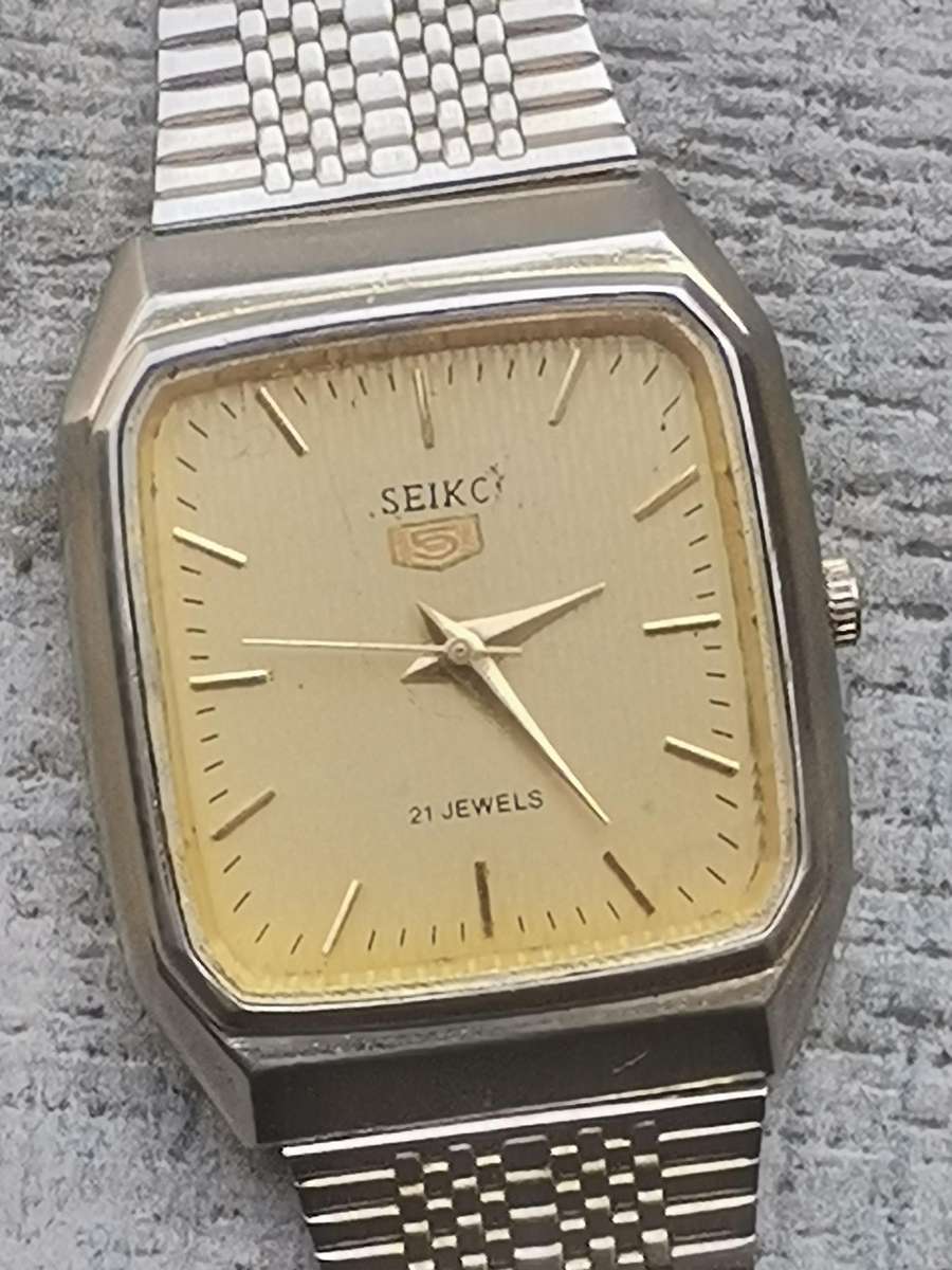 VINTAGE SEIKO MENS WATCH IN EXCELLENT WORKING CONDITION - PLEASE READ DESCRIPTION