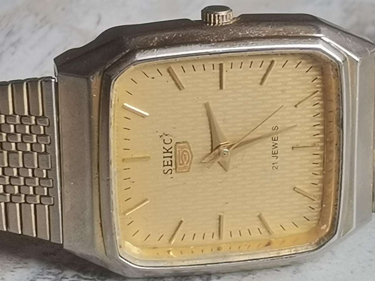 VINTAGE SEIKO MENS WATCH IN EXCELLENT WORKING CONDITION - PLEASE READ DESCRIPTION
