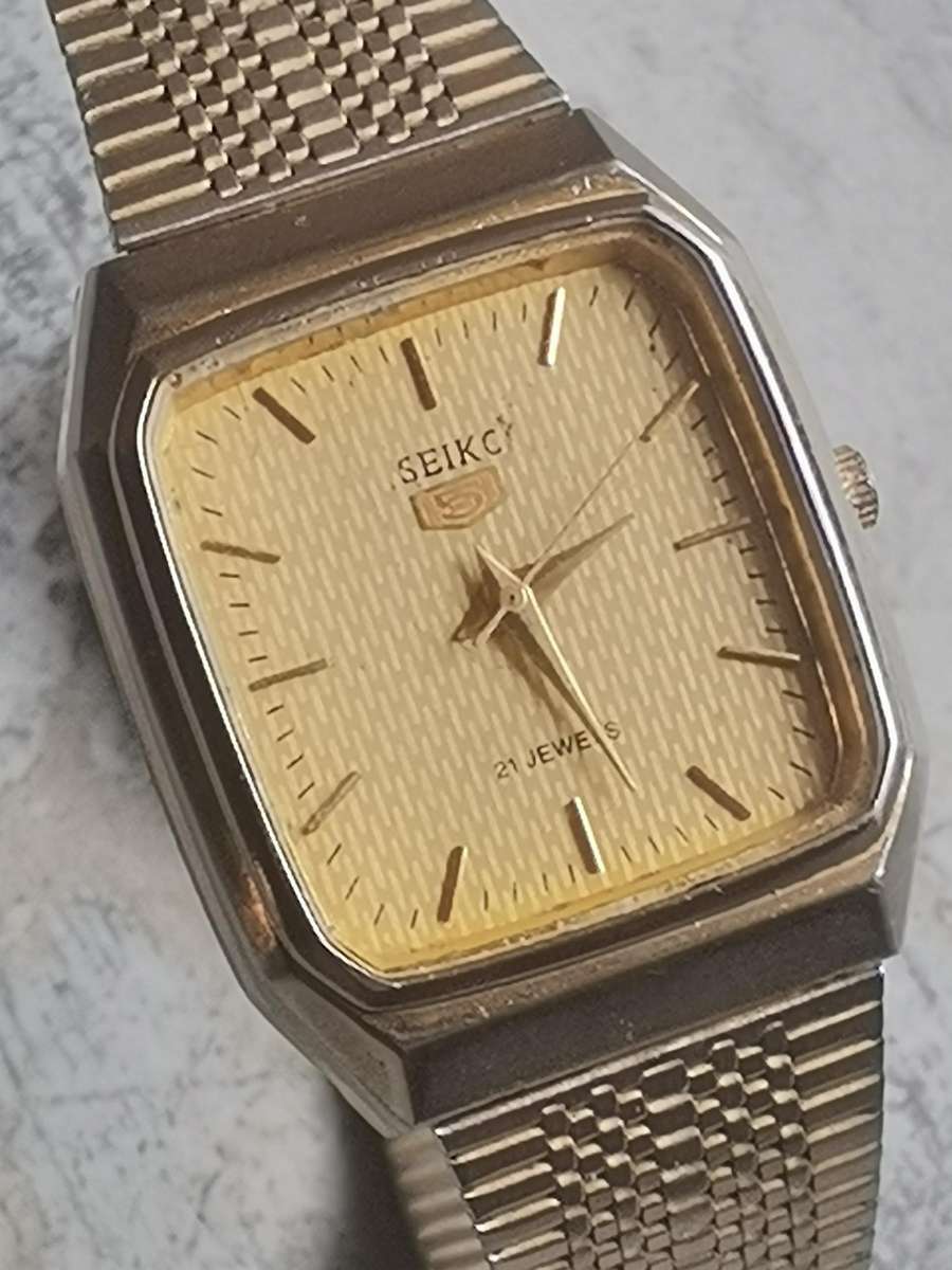 VINTAGE SEIKO MENS WATCH IN EXCELLENT WORKING CONDITION - PLEASE READ DESCRIPTION