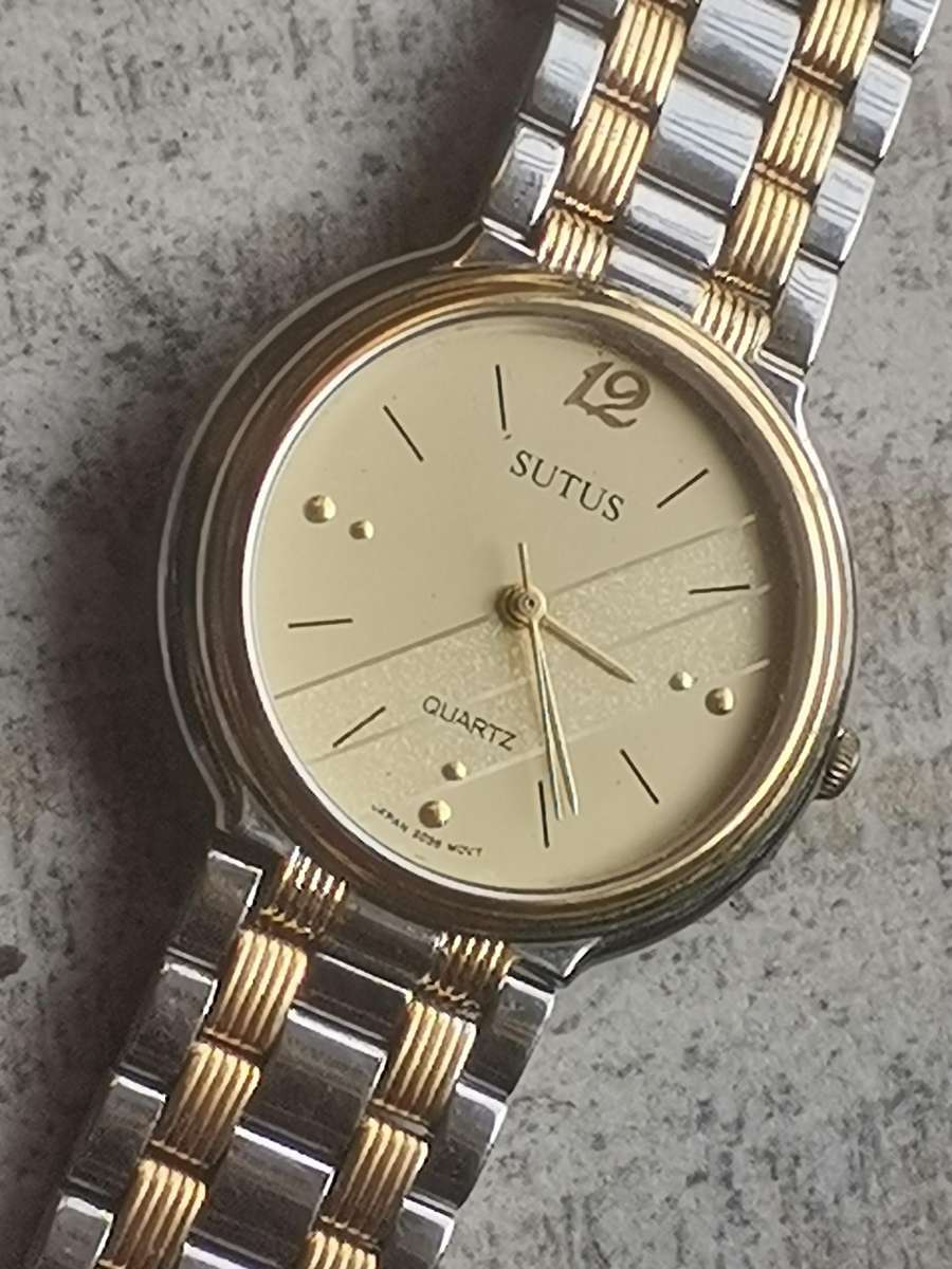 MENS MID-SIZE WATCHES ALL IN EXCELLENT WORKING CONDITION - BIDDING FOR ALL 3 WATCHES