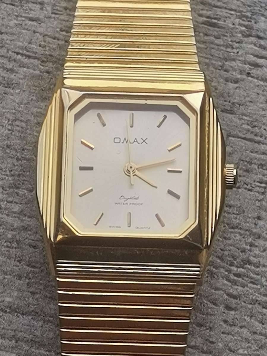 LADIES GOLD OMAX WATCH IN EXCELLENT WORKING CONDITION