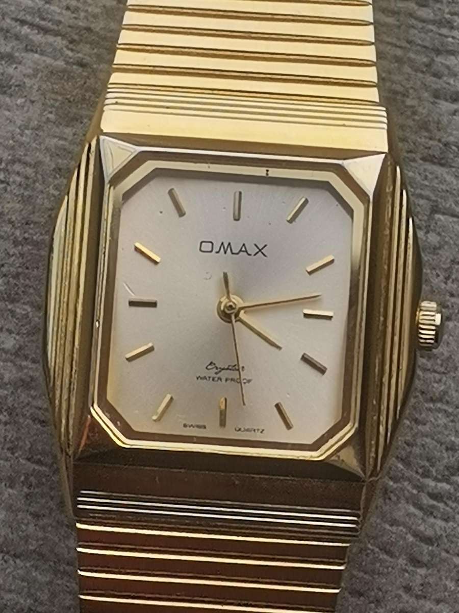 LADIES GOLD OMAX WATCH IN EXCELLENT WORKING CONDITION