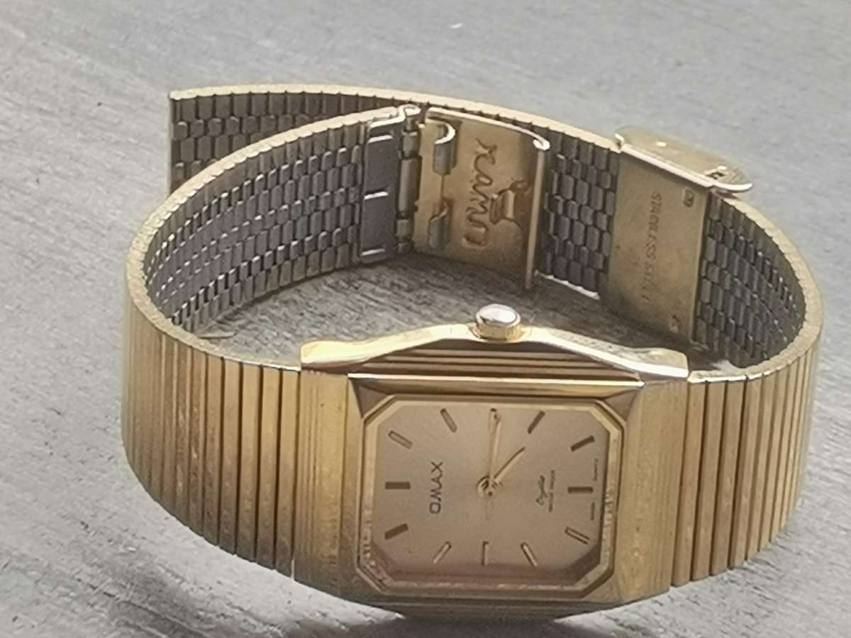 LADIES GOLD OMAX WATCH IN EXCELLENT WORKING CONDITION