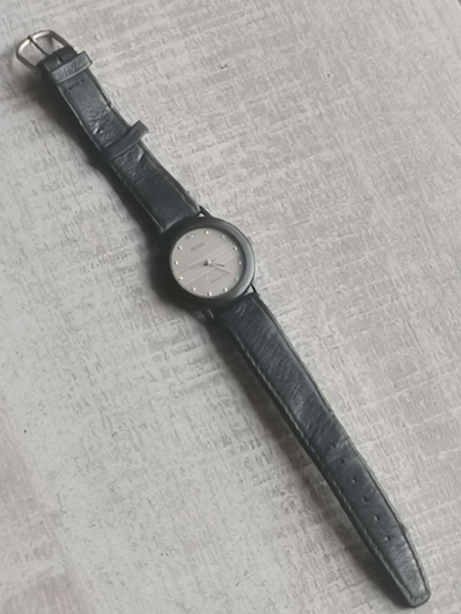 LADIES SUIZO WATCH IN EXCELLENT WORKING CONDITION