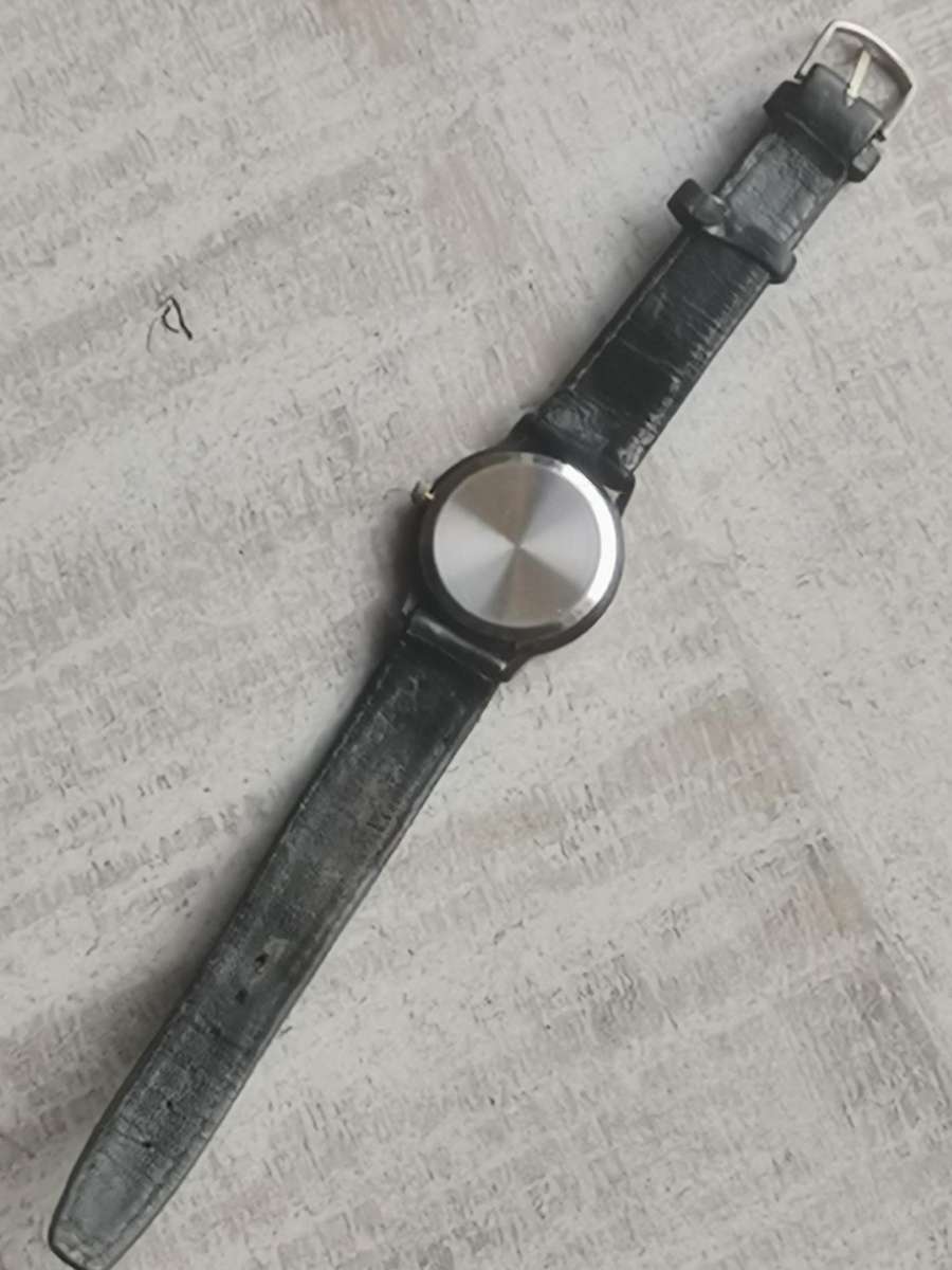 LADIES SUIZO WATCH IN EXCELLENT WORKING CONDITION