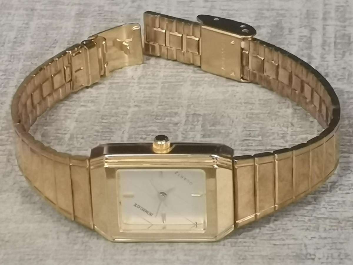 LADIES ALL GOLD HOMEGATE WATCH IN EXCELLENT WORKING CONDITION