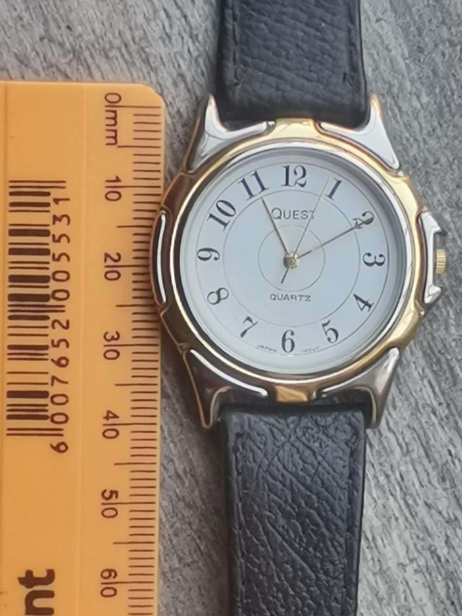 MENS QUEST 2 TONE WATCH IN EXCELLENT WORKING CONDITION