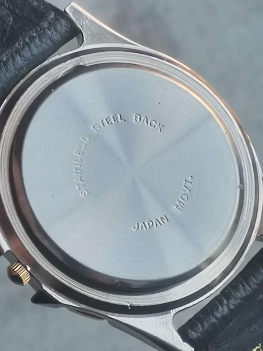 MENS QUEST 2 TONE WATCH IN EXCELLENT WORKING CONDITION