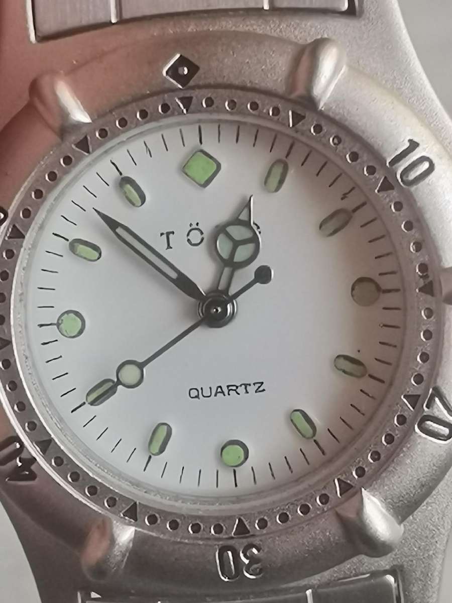 LADIES TORQ STAINLESS STEEL WATCH WITH ROTATING BEZEL IN EXCELLENT WORKING CONDITION