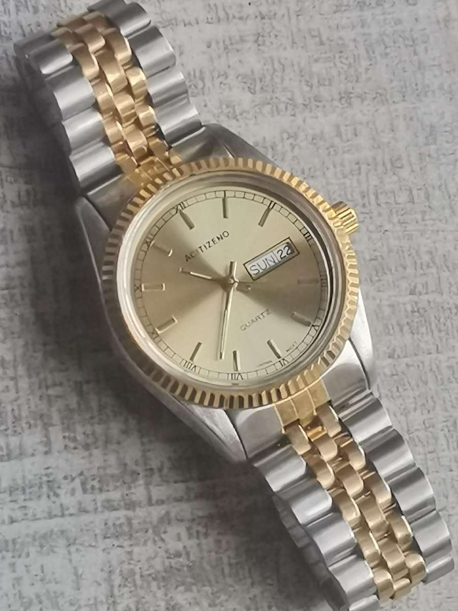 MENS VINTAGE ACITIZENO QUARTZ WATCH IN EXCELLENT WORKING CONDITION