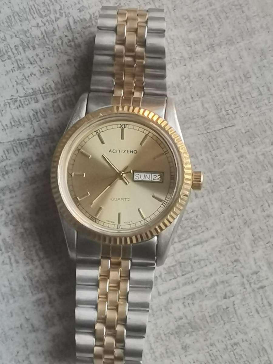 MENS VINTAGE ACITIZENO QUARTZ WATCH IN EXCELLENT WORKING CONDITION