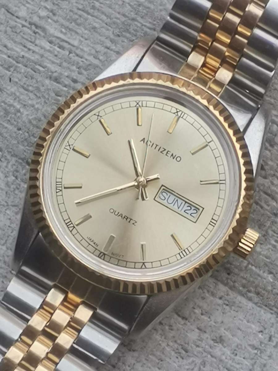 MENS VINTAGE ACITIZENO QUARTZ WATCH IN EXCELLENT WORKING CONDITION