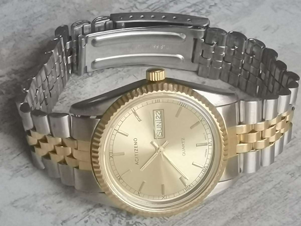 MENS VINTAGE ACITIZENO QUARTZ WATCH IN EXCELLENT WORKING CONDITION