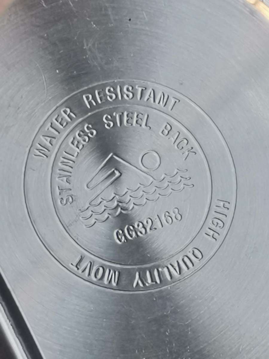 MENS VINTAGE ACITIZENO QUARTZ WATCH IN EXCELLENT WORKING CONDITION