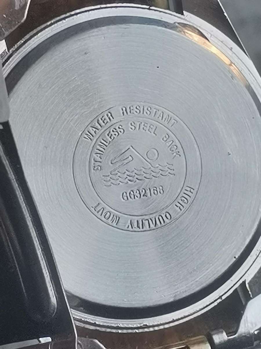 MENS VINTAGE ACITIZENO QUARTZ WATCH IN EXCELLENT WORKING CONDITION