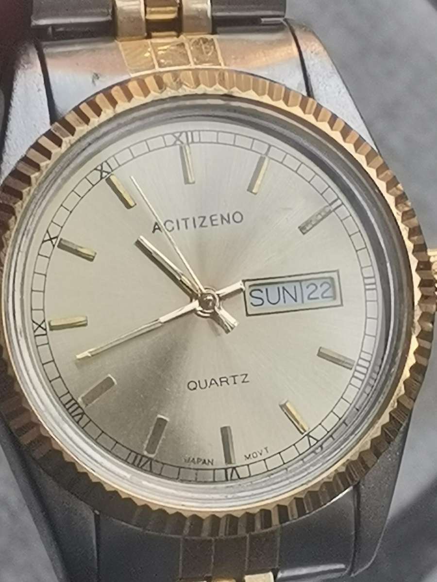 MENS VINTAGE ACITIZENO QUARTZ WATCH IN EXCELLENT WORKING CONDITION