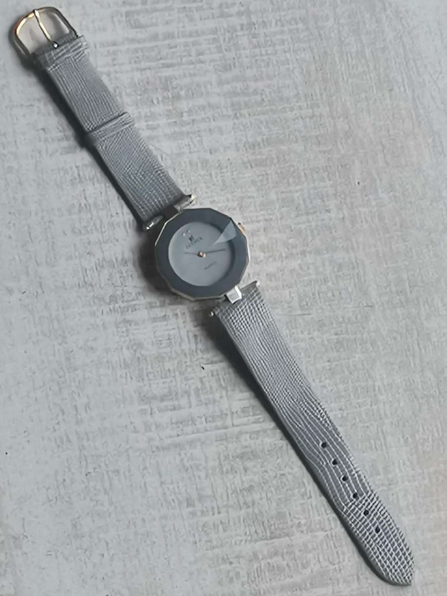 LADIES ZEEMEX WATCH IN EXCELLENT WORKING CONDITION