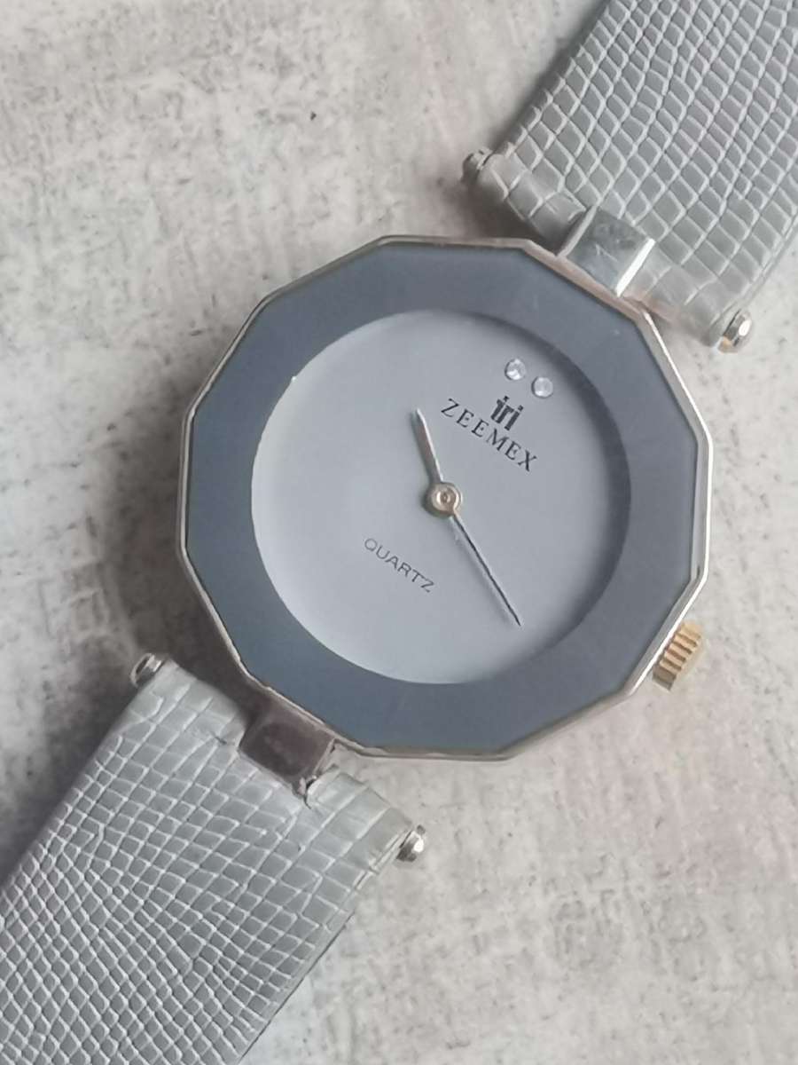 LADIES ZEEMEX WATCH IN EXCELLENT WORKING CONDITION