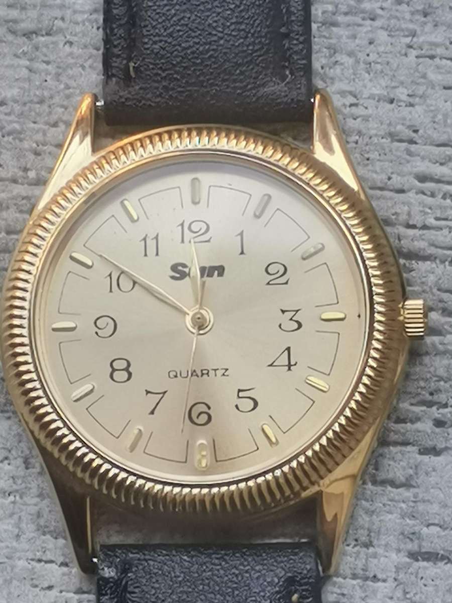 MENS SET OF SUN WATCHES 1 SILVER AND 1 GOLD BOTH IN EXCELLENT WORKING CONDITION - BIDDING FOR BOTH