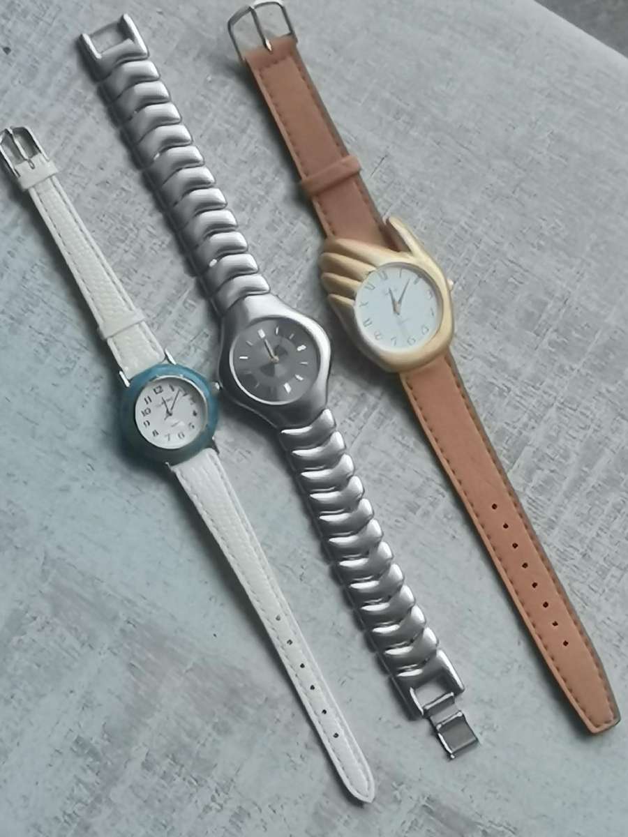 LADIES WATCH COLLECTION ALL IN EXCELLENT WORKING CONDITION - BIDDING FOR ALL 3 WATCHES