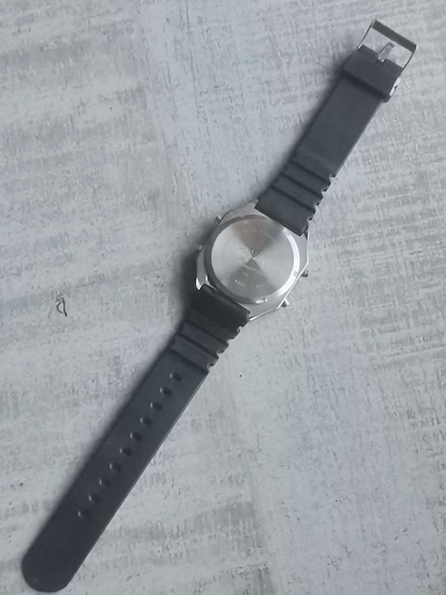 MENS VINTAGE SPALDING DIGITAL WATCH - READ DESCRIPTION