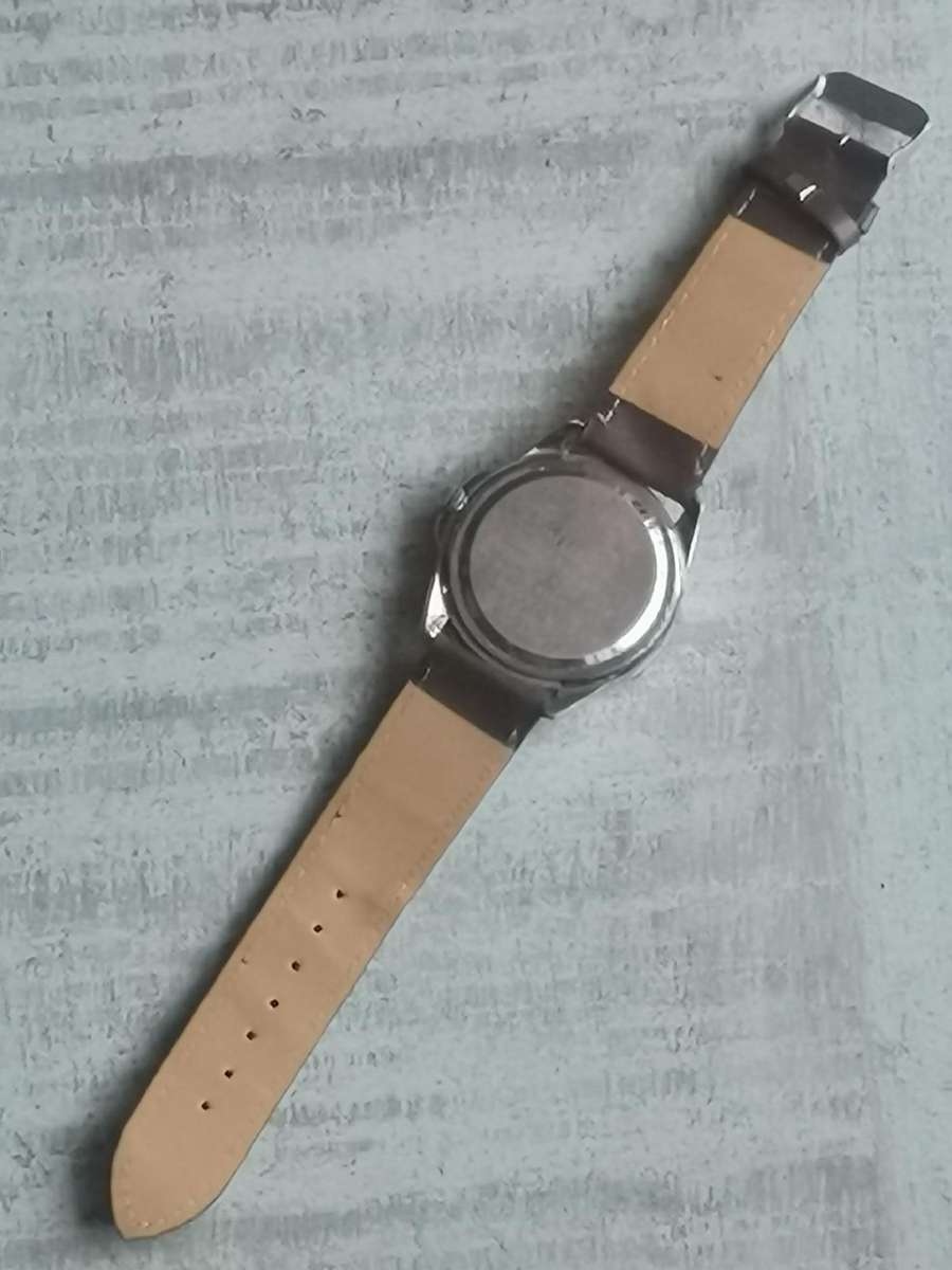 Men's Hallmark watch with rotating bezel