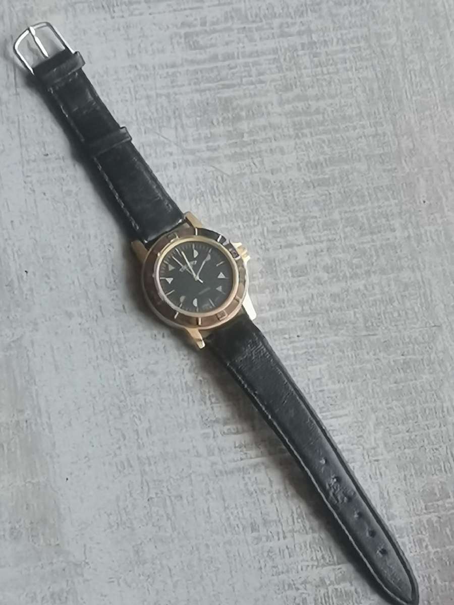 MENS VINTAGE TROPHY WATCH IN EXCELLENT WORKING CONDITION