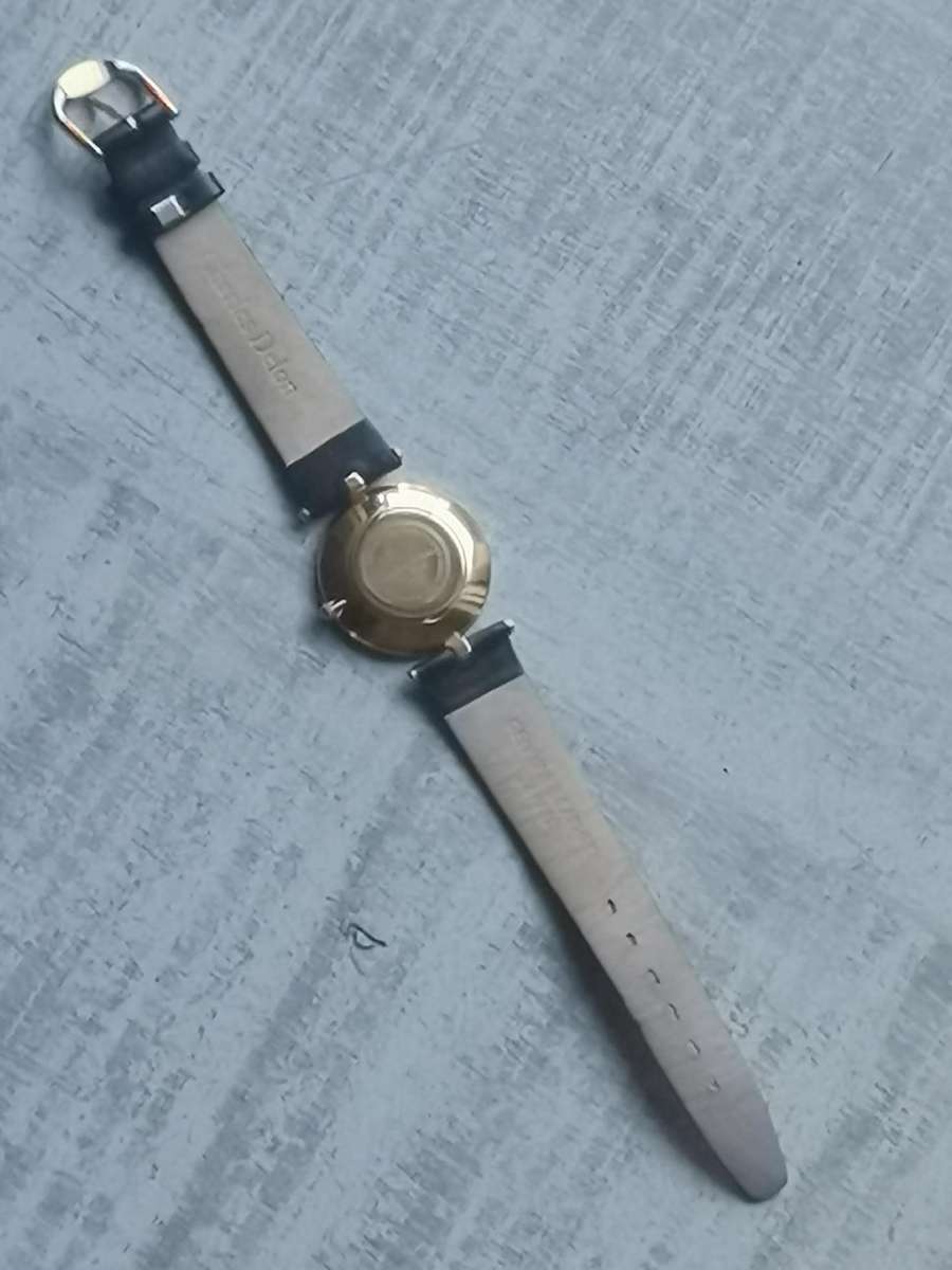 LADIES CHARLES DELON 24K GOLD PLATED WATCH IN EXCELLENT WORKING CONDITION