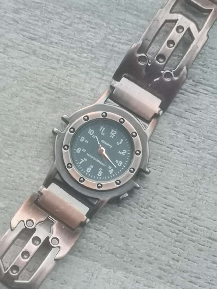 ELEGANT LADIES ALL STEEL BRONZE WATCH IN EXCELLENT WORKING CONDITION