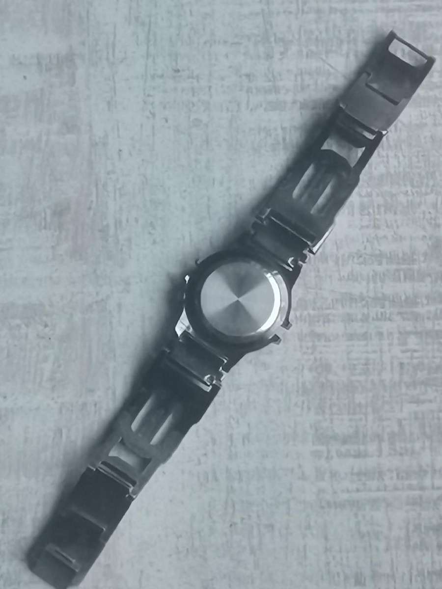 ELEGANT LADIES ALL STEEL BRONZE WATCH IN EXCELLENT WORKING CONDITION