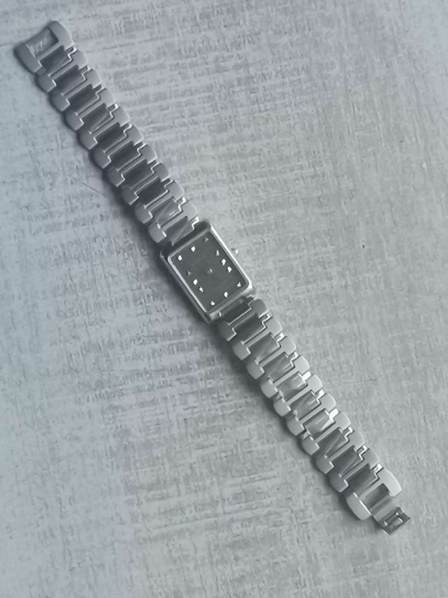 LADIES STAINLESS STEEL POISE WATCH IN EXCELLENT WORKING CONDITION