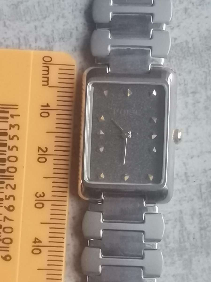 LADIES STAINLESS STEEL POISE WATCH IN EXCELLENT WORKING CONDITION
