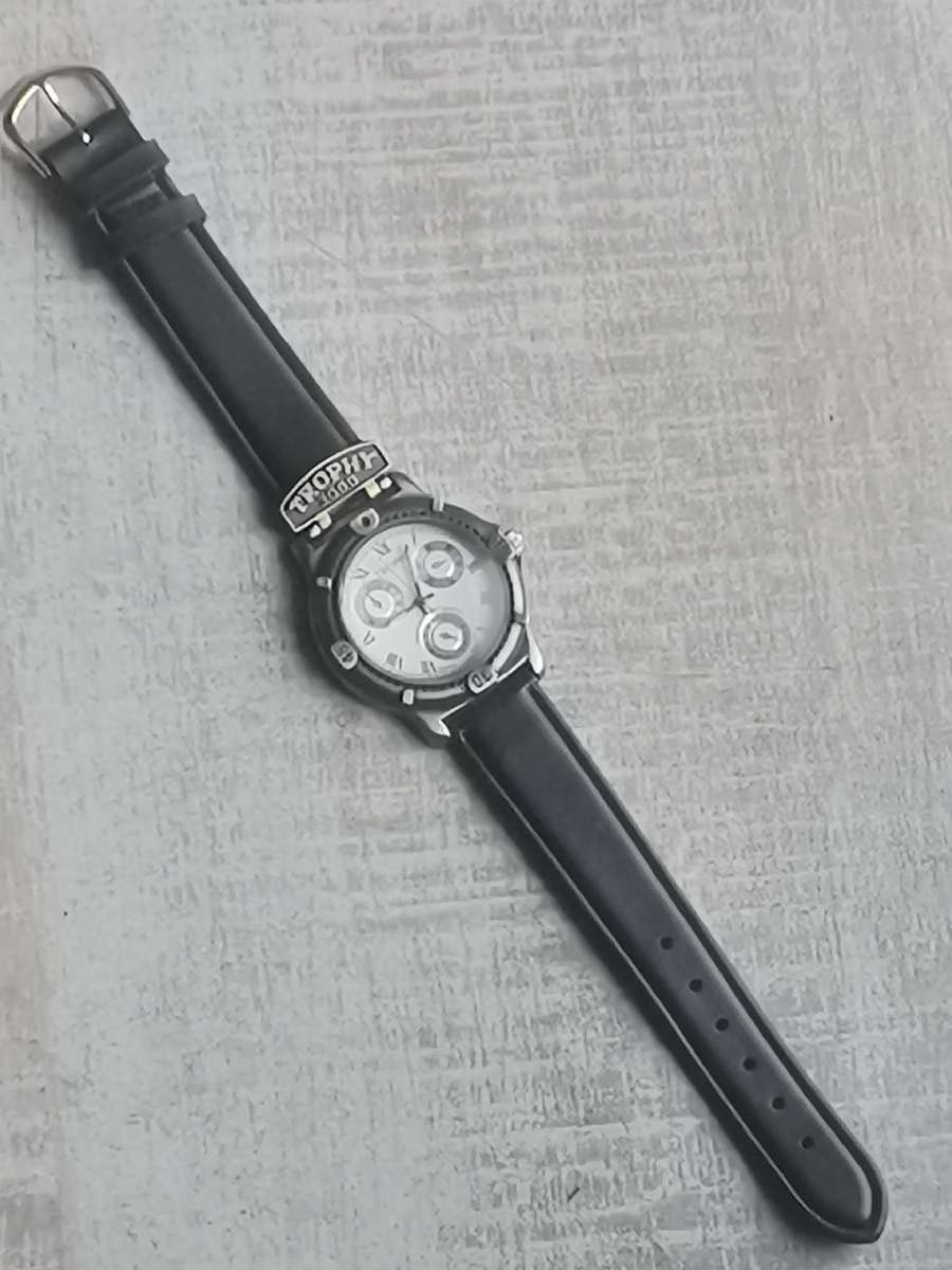 MENS VINTAGE TROPHY 3000 BRONZE WATCH IN EXCELLENT WORKING CONDITION